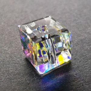8mm Faceted Crystal Cubes
